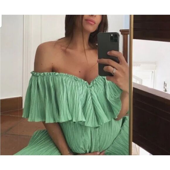 ZARA green Voluminous Pleated Dress - Picture 15 of 17